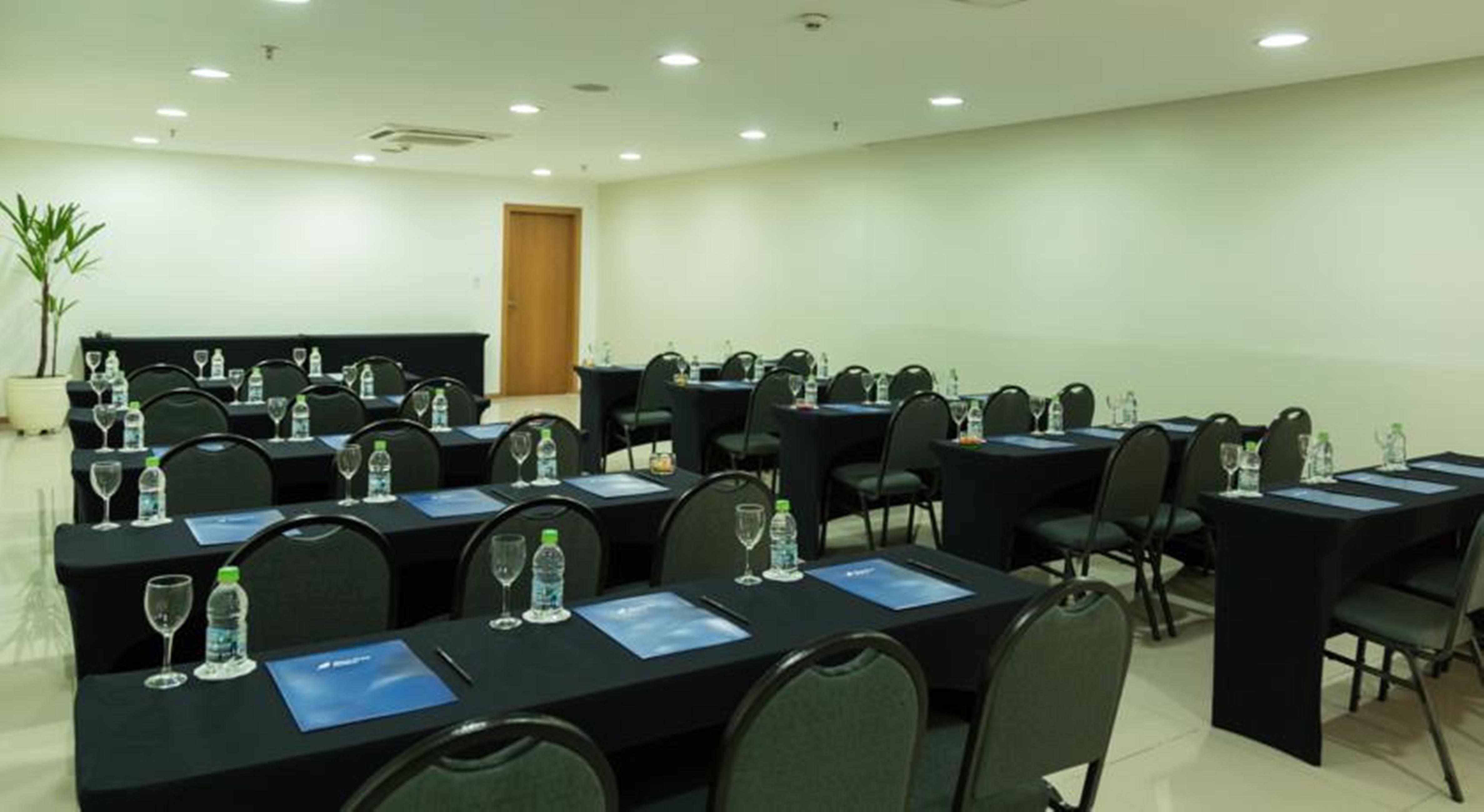 אפרטהוטל Bluee Tree Premium מנאוס מראה חיצוני תמונה