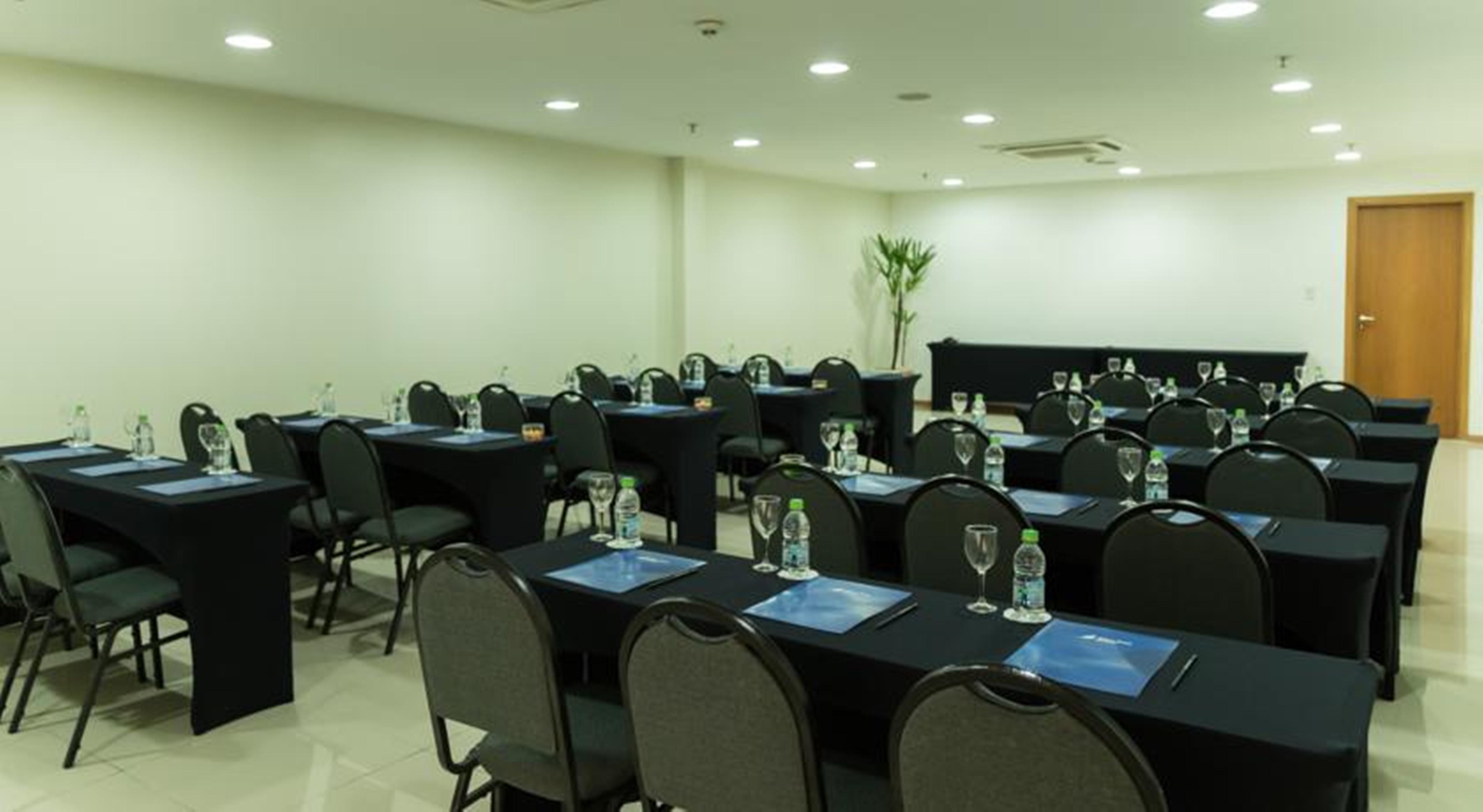 אפרטהוטל Bluee Tree Premium מנאוס מראה חיצוני תמונה