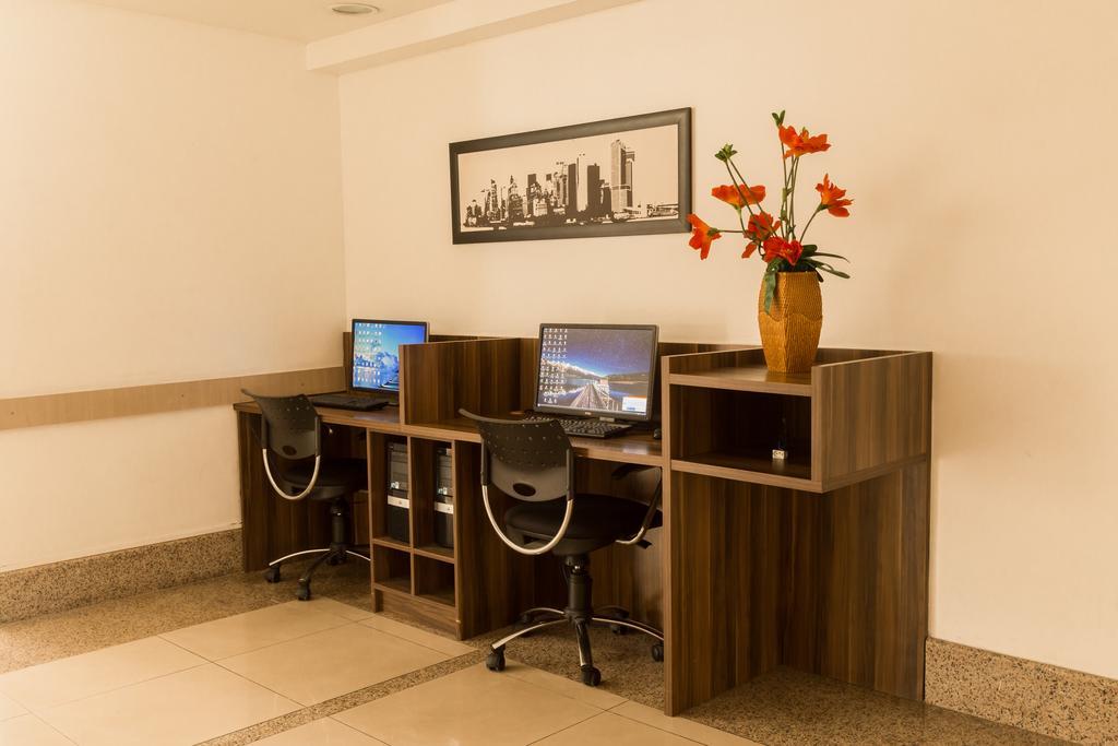 אפרטהוטל Bluee Tree Premium מנאוס מראה חיצוני תמונה